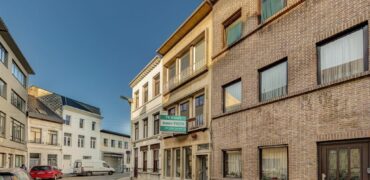 Kamers 1A en 1B vrij ⁄ Kot ⁄ 15m2 ⁄ 3 slaapkamers ⁄ € 495