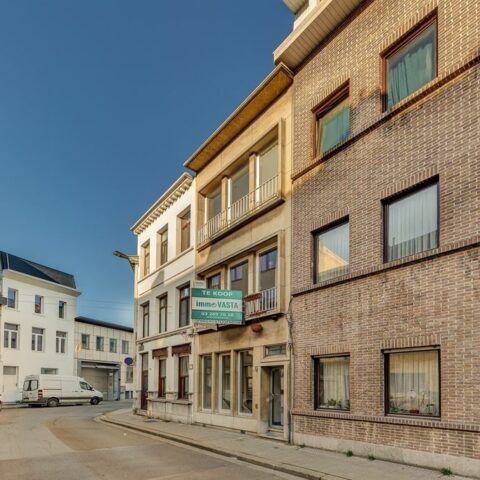 Kamers 1A en 1B vrij ⁄ Kot ⁄ 15m2 ⁄ 3 slaapkamers ⁄ € 495